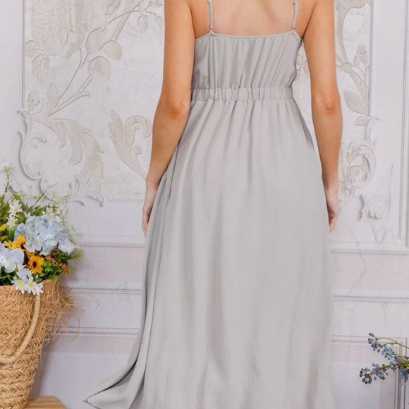 WOMEN'S SLEEVELESS V-NECK LACE DETAILED FRONT POCKETS MIDI DRESS IN GREY - Picture 4 of 4